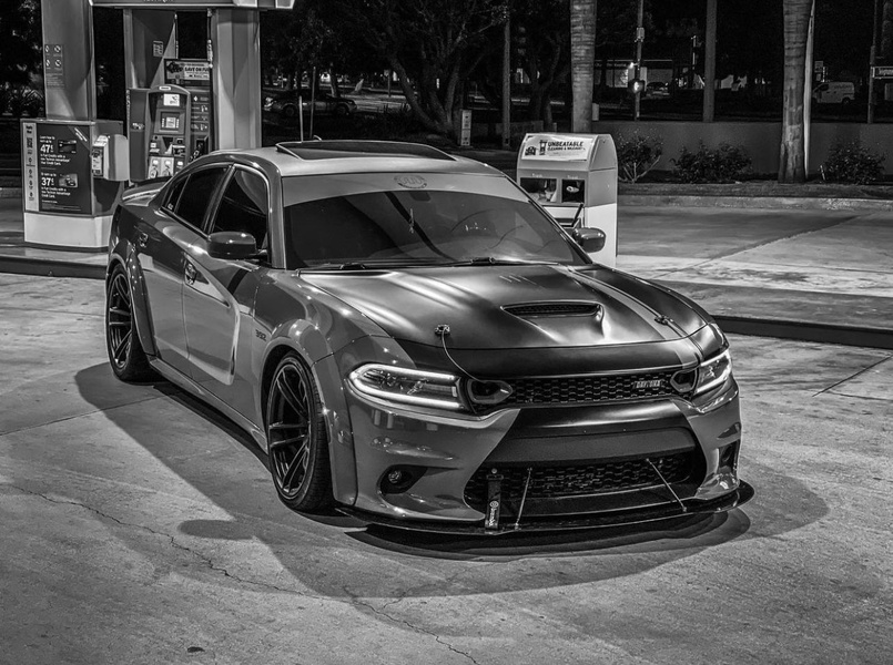 sedan, muscle car, sports sedan, performance car, passenger vehicle, brand awareness, lifestyle, bold, luxurious, neutral
